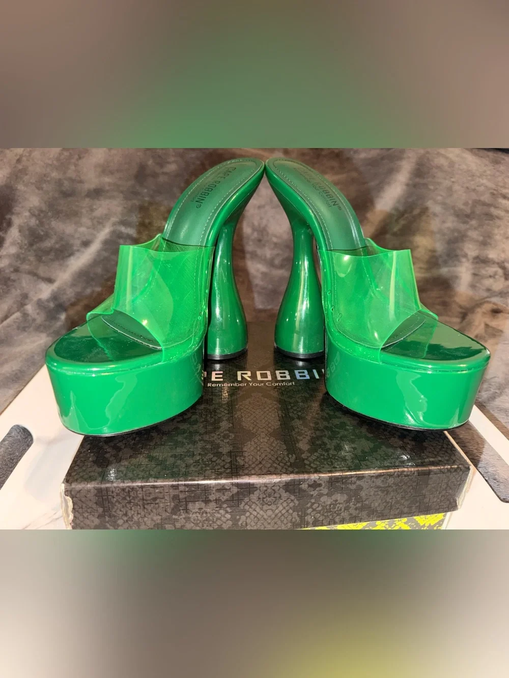 Cape Robbin Green Platform Mule Heels Size 10